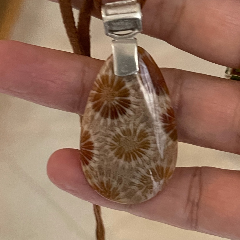 Fossilized coral sterling silver tan suede pendant necklace - Picture 8 of 10